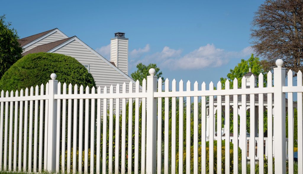 vinyl fence intallation by A-1 Fencing company in Rock Hill, sc